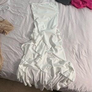 Elegant White Strapless Dress